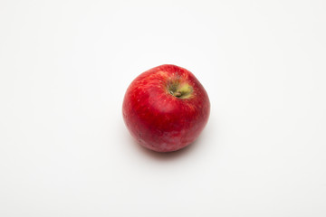 red apple fruit isolated on white backgrounds