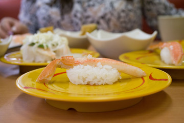 回転寿司 カニ