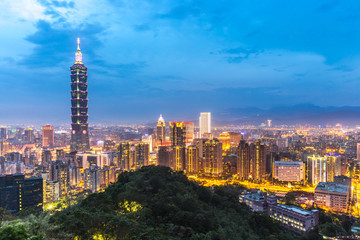 Fototapeta na wymiar Taipei skyline
