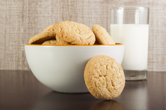 Taz&oacute;n con galletas