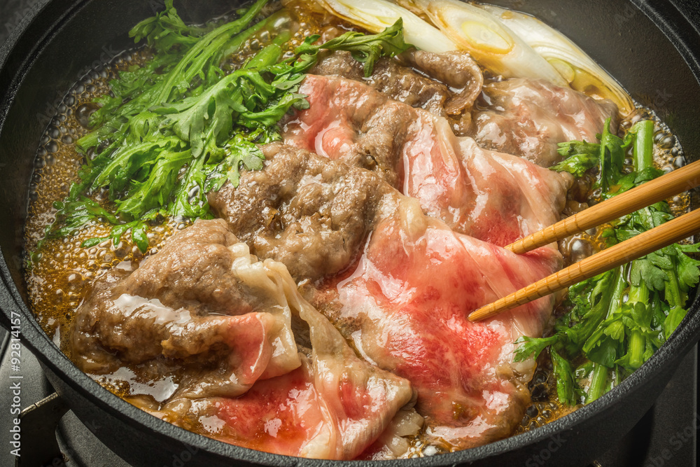 Wall mural 高級和牛ですき焼き Sukiyaki of high-quality Japane beef