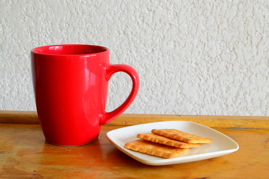 3 Biscuits and A Red Mug