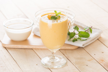mango smoothie