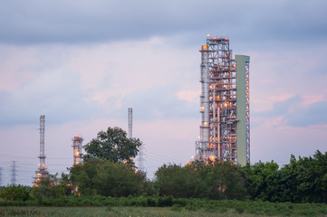 Obraz premium Petrochemical Oil and gas refinery