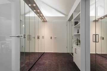 Ankleidezimmer Schrank 