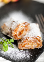 Apple strudel 