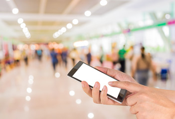 Blurred image of people walking at shopping mall , blur backgrou