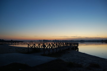 Zachód słońca nad zalewem Żółtańce. © darekb22