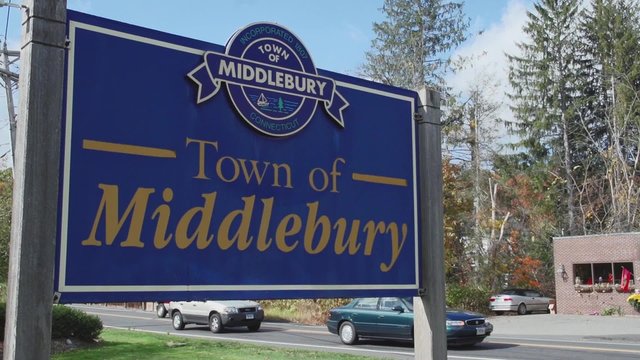Town of Middlebury sign