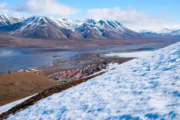 Fotobehang View to Longyearbyen from the hills above, Svalbard © dinozzaver