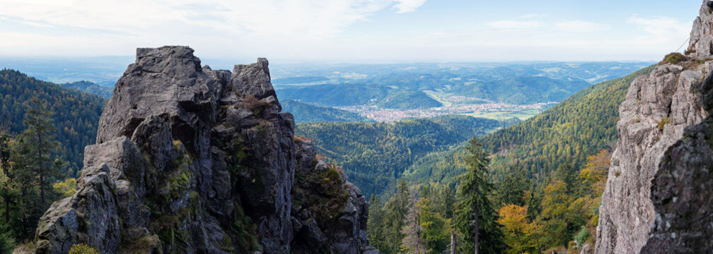 Blick vom Kandelfelsen auf Waldkirch