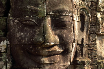 Fototapeta na wymiar The statue of the Khmer's smile