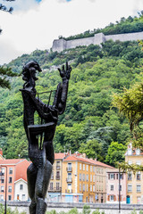 Obraz premium Dans le Parc de sculptures du Musée de Grenoble
