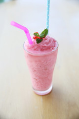 strawberry milk shake