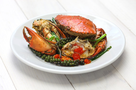 stir-fried crab with green kampot pepper, cambodian cuisine
