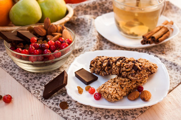 Homemade granola energy bars