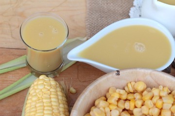 Corn milk and fresh sweet corn