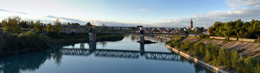 Fototapety  Latisana - widok z mostu na rzece Fiume Tagliamento