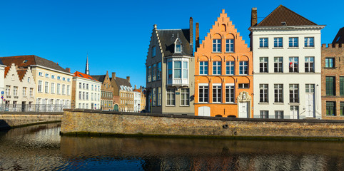Obraz premium Bruges medieval houses and canal, Belgium