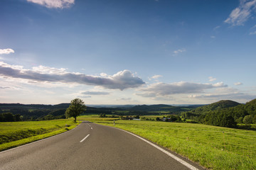 Der Hochrhönring, Weg durch das Land der offenen Fernen