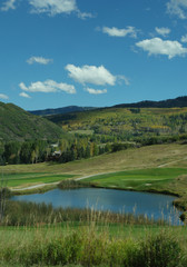 Fototapeta na wymiar lake near golf course snowmass colorado