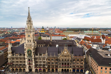 Obraz premium Aerial view on Marienplatz town hall