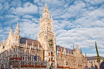Obraz premium Nowy Ratusz na Marienplatz w Monachium, Bawaria