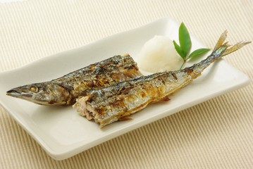 塩焼き秋刀魚