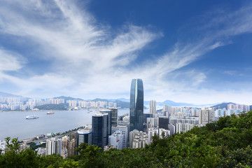 Fototapeta premium channel with skyscrapers aside