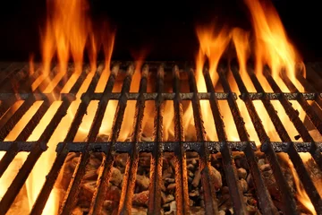 Photo sur Plexiglas Grill / Barbecue Flaming Empty BBQ Grill Close-up