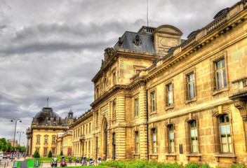 Fototapeta na wymiar The Ecole Militaire (Military School) in Paris - France