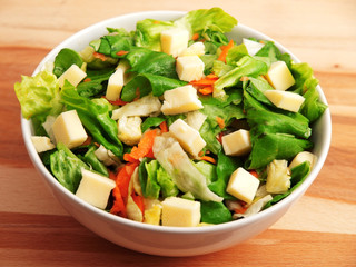Green salad with cheese