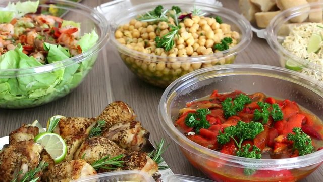 Mets dispos&eacute;s pour un buffet froid