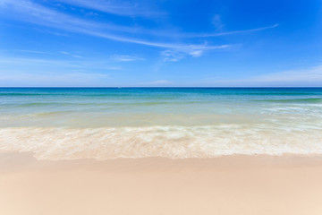 Fototapeta na wymiar Karon beach in phuket island, Thailand