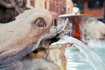 Fountain on Piazza Colonna, Via Del Corso