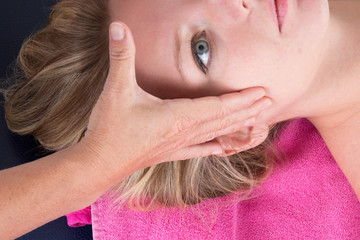 Head massage therapy  of shiatsu alternative medecin