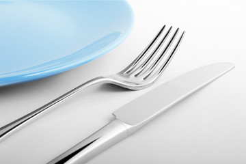 Empty plate with fork and knife - Piatto vuoto con forchetta e coltello
