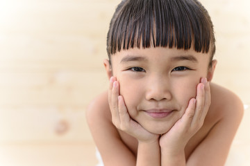 Little girl take a bath