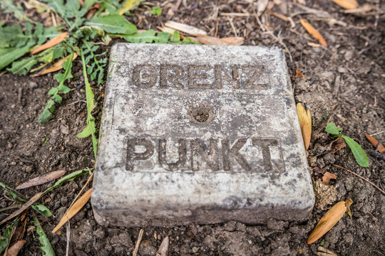 Beton Grenzpunkt