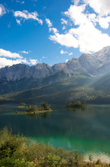 Fototapeta na wymiar See vor der Zugspitze