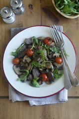 Beef, mushroom and tomato salad