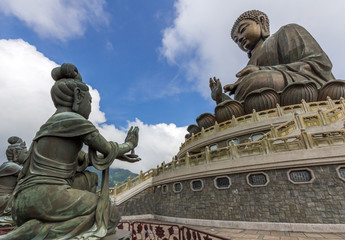 Obraz premium Tian Tan Buddha aka the Big Buddha at Ngong Ping Lantau Island in Hong Kong.
