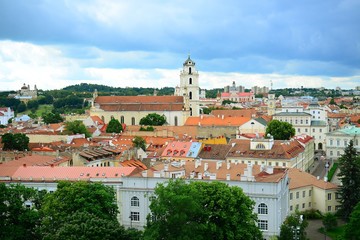 Obraz premium Vilnius city view from Cathedral belfry in Cathedral place