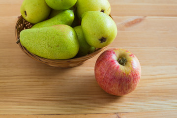 apple and pears on the plate