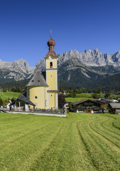 Fototapeta na wymiar Filmdorf Going am Wilden Kaiser in Tirol