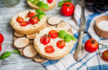 quiche with goat cheese and cherry tomatoes, vegetarian food