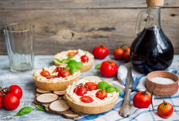 quiche with goat cheese and cherry tomatoes, vegetarian food