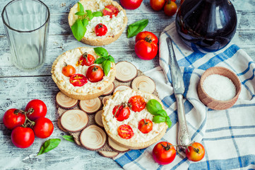 sand tarts with goat cheese and cherry tomatoes, vegetarian food