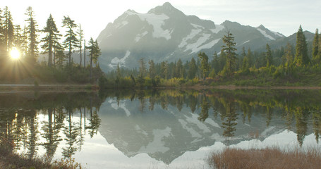 Fototapeta premium Mt Baker Picture Lake Reflection