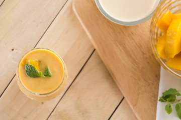 mango smoothie